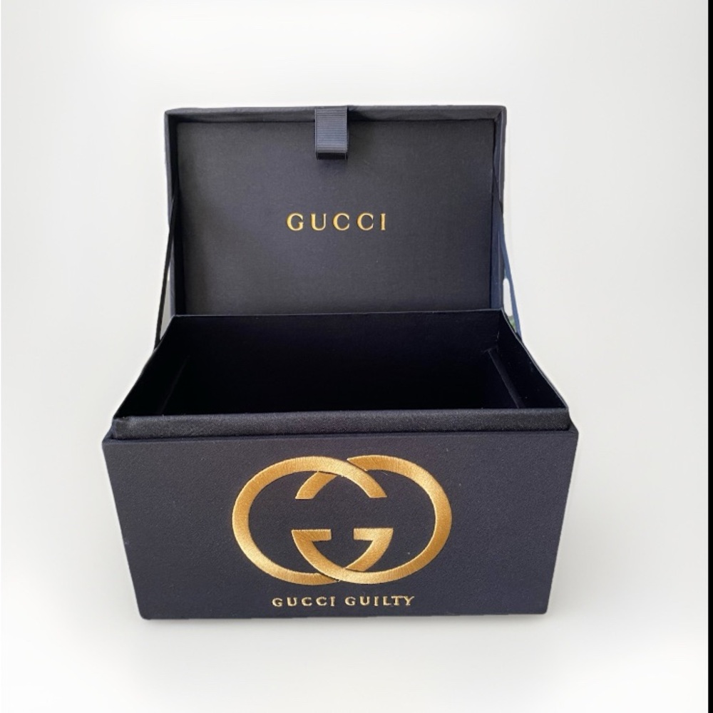 GUCCI BLACK SATIN JEWELRY BOX❤️❤️❤️🎀🎀